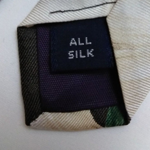 Embassy Square Floral %100 Silk Tie - Picture 5 of 6